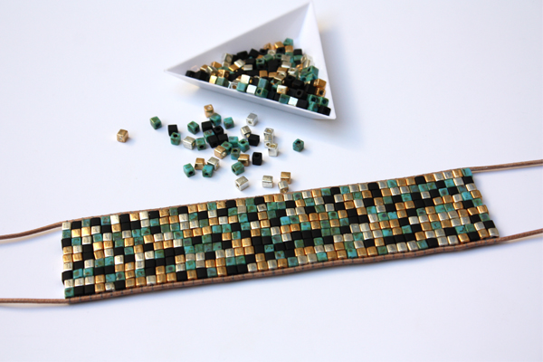 Manchette square beads matiere premiere