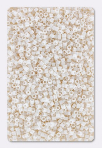 Image des perles Miyuki Delica Opaque bisque white